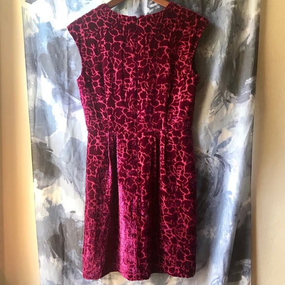 Red velvet cocktail dress - Picture 4 of 4
